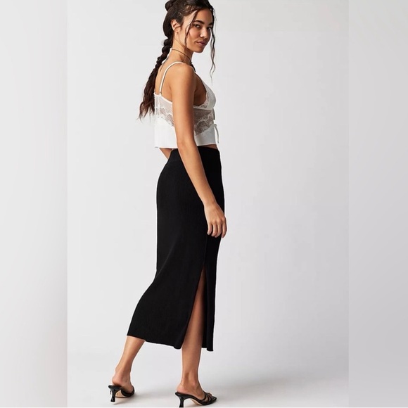 Free People Dresses & Skirts - Free People Golden Hour Midi skirt black knit size Large